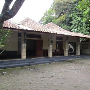 Griyo Njero Kampung Hotel Yogyakarta Exterior photo