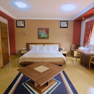 Room In Lodge - Carliza Hhotel-Apapa Lagos Exterior photo