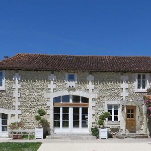 La Grange de Lucie -chambres d'hôtes en Périgord-Dordogne Nanteuil-Auriac-de-Bourzac Exterior photo