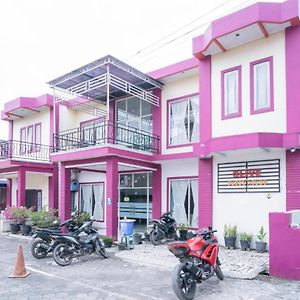 Hotel Reddoorz Near Uniska Banjarmasin Banjarmasin  Exterior photo