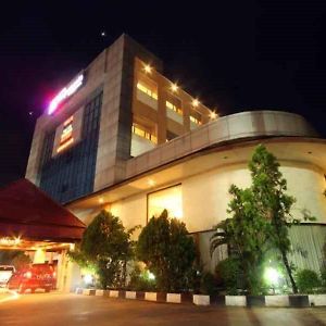 Banjarmasin International Hotel Exterior photo