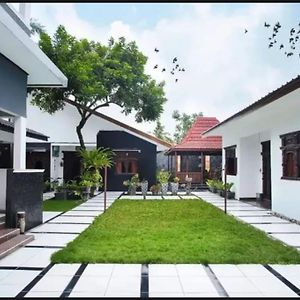 Omah Demak Ijo By Occupied Hotel Ngabean Exterior photo