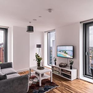 2 Bed Apartment In Media City, Amazing Views Manchester Exterior photo