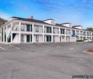 Baymont By Wyndham Ozark Motel Exterior photo