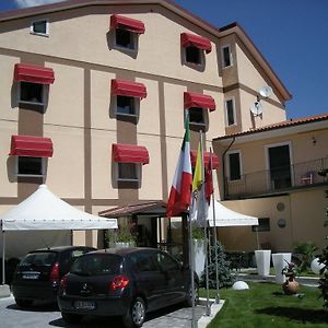 Hotel De Meis Capistrello Exterior photo
