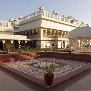 Laxmi Palace Heritage Hotel Dausa Exterior photo