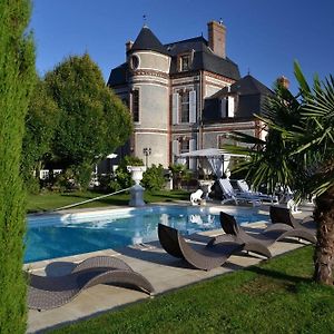 Chateau Du Mesnil Bed and Breakfast La Vieille-Lyre Exterior photo