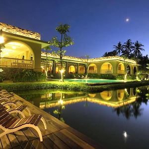 The Westlake Hotel & Resort Yogyakarta Exterior photo