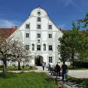 Zentrum Fur Umwelt Und Kultur - Gastehaus Und Jugendbildungseinrichtung Im Maierhof Benediktbeuern Exterior photo