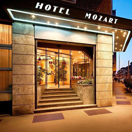 Hotel Mozart Milano Esterno foto