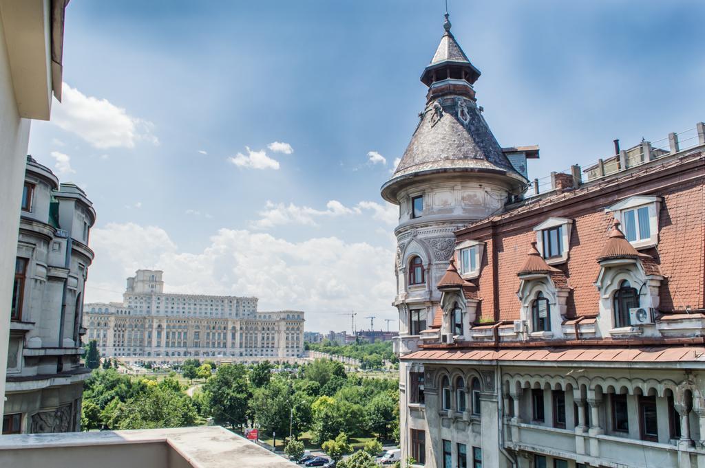 Volo Hotel Bucarest Esterno foto