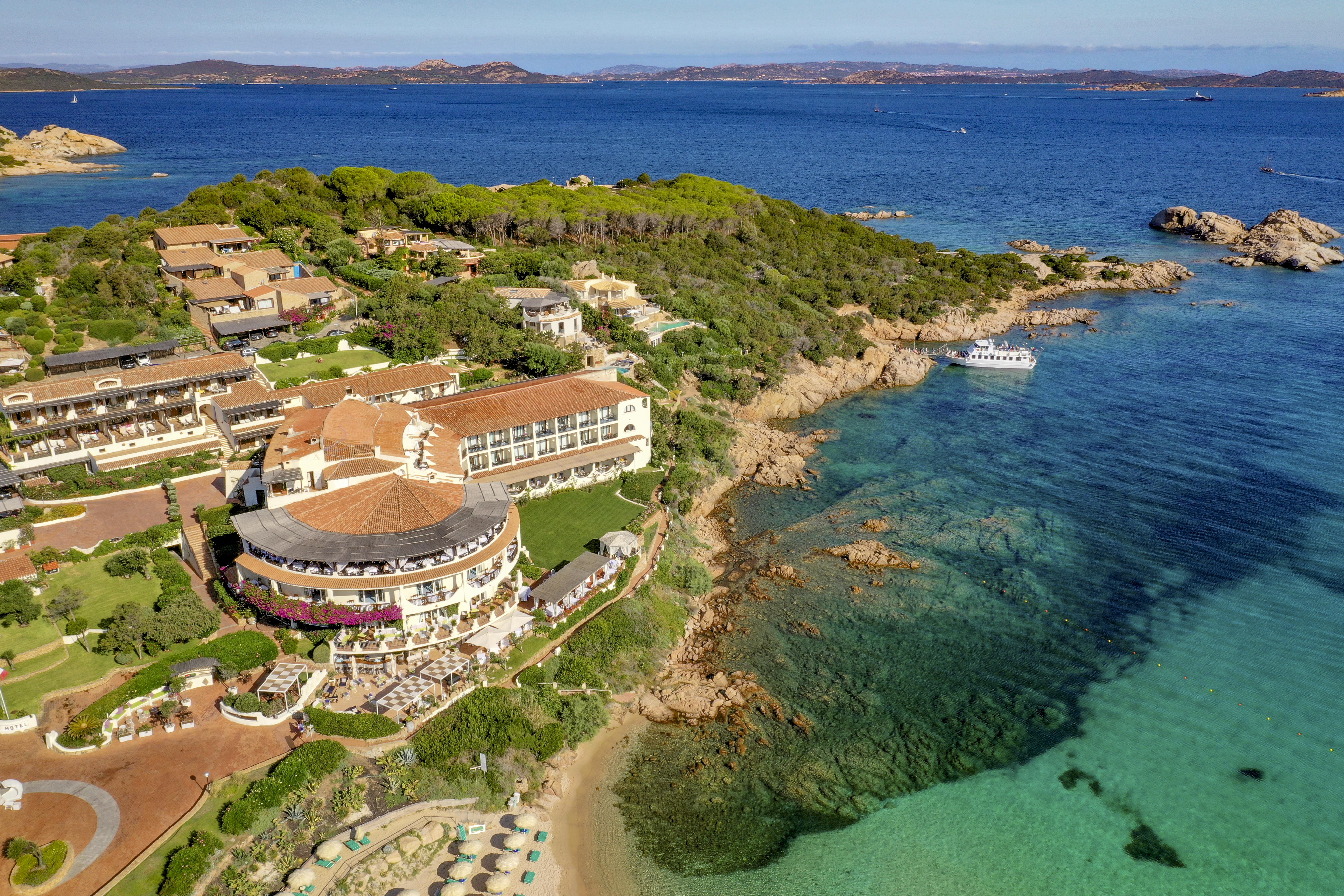 Club Hotel Baja Sardinia Esterno foto