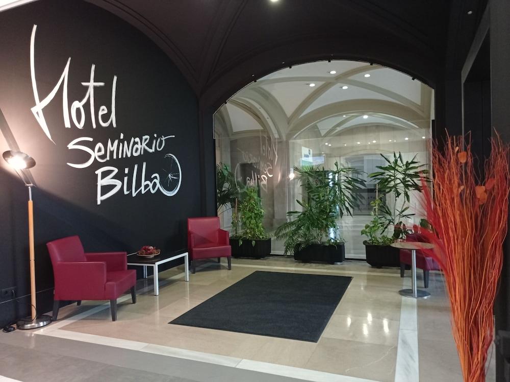 Hotel Seminario Aeropuerto Bilbao Derio Esterno foto