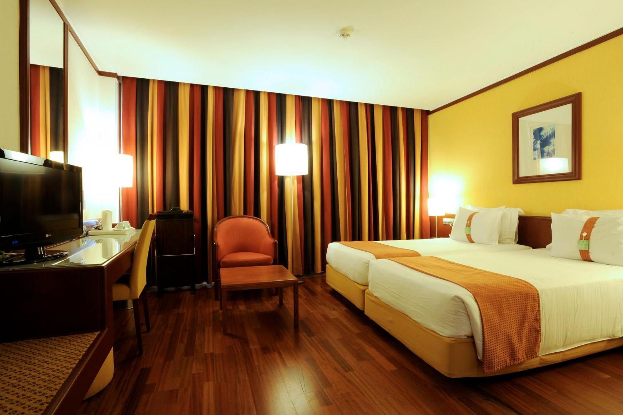 Holiday Inn Lisbon-Continental, An Ihg Hotel Esterno foto