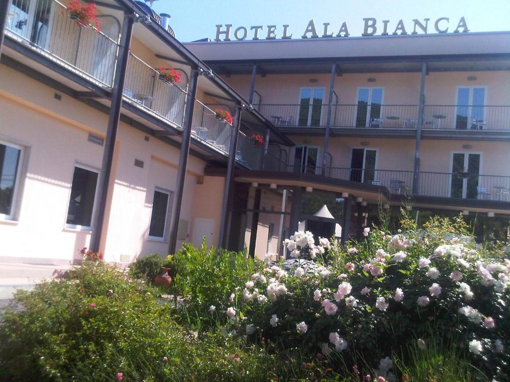 Hotel Ala Bianca Ameglia Esterno foto