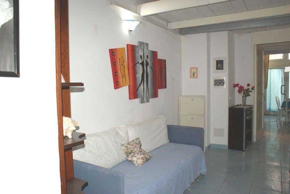 Hostel Central Ischia Ischia Island Esterno foto