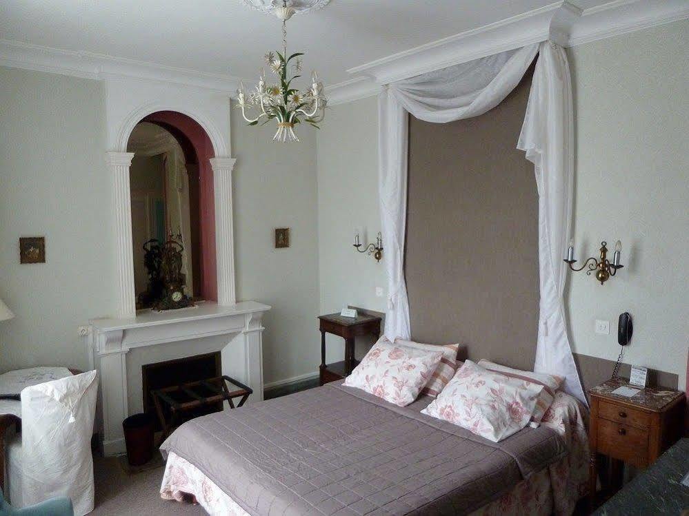 Manoir De La Roche Torin, The Originals Relais Hotel Courtils Esterno foto