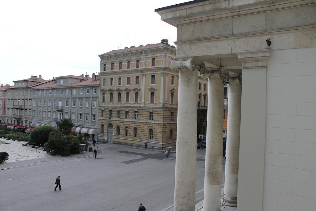 Hotel Centrale Trieste Esterno foto