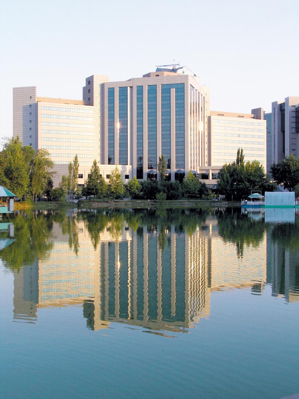 International Hotel Tashkent Esterno foto