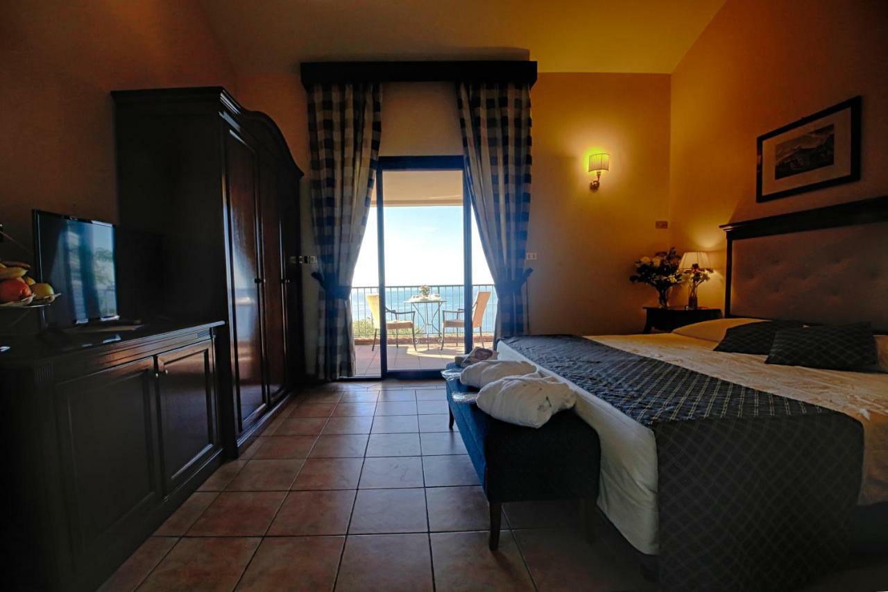 Capo Dei Greci Taormina Coast Hotel&SPA SantʼAlessio Siculo Esterno foto