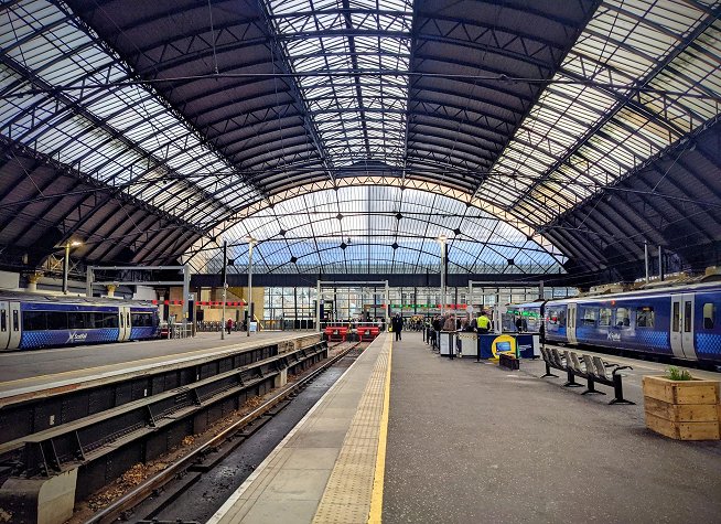 Glasgow Queen Street Station photo