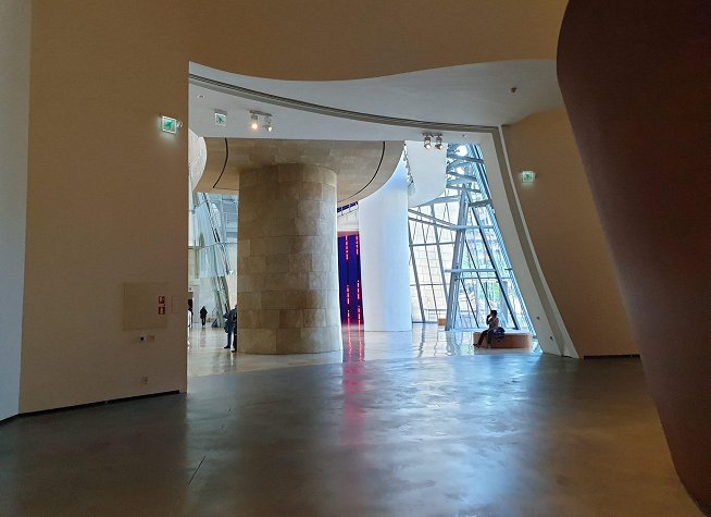 Guggenheim Museum Bilbao photo