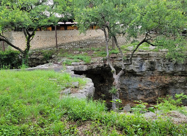 Natural Bridge Caverns photo