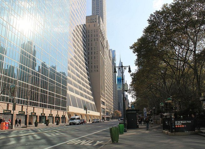 42nd Street-Bryant Park/Fifth Avenue photo