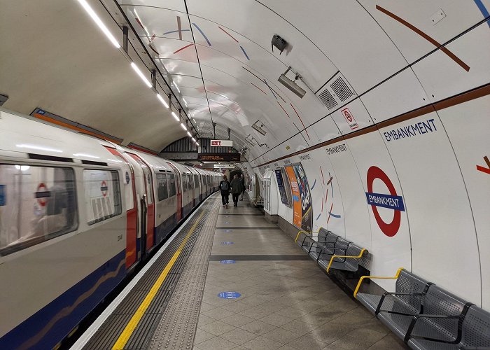 Embankment tube photo