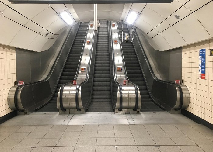 London Victoria Station photo