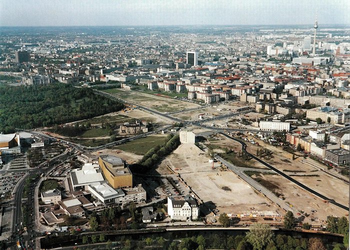 Potsdamer Platz Potsdamer Platz: Photos of 120 years of Berlin history - Exberliner photo