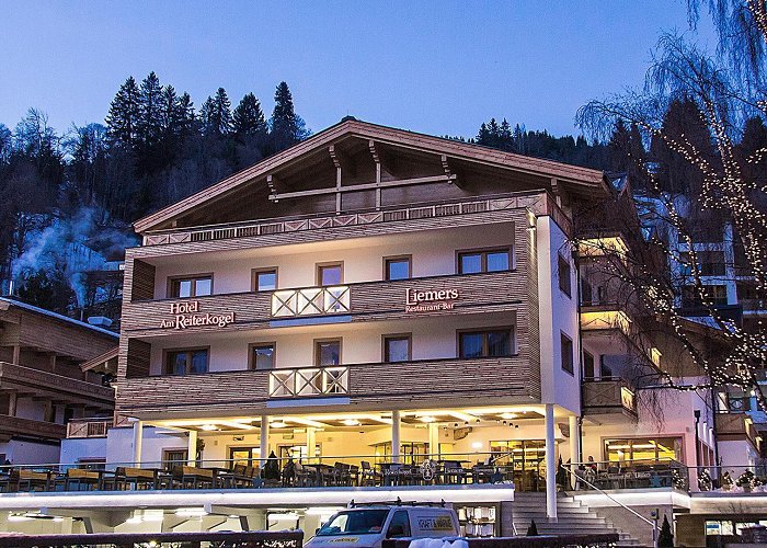 Reiterkogelbahn Willkommen im Hotel Reiterkogel **** in Saalbach Hinterglemm photo