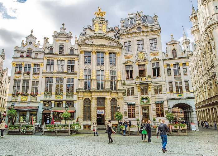 Maison Grand Place Guild houses on Brussels' Grand Square : r/ArchitecturalRevival photo