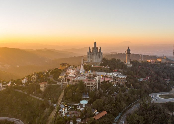 Parque de Atracciones Tibidabo Visita Parque de atracciones del Tibidabo en Sarrià-Sant Gervasi ... photo