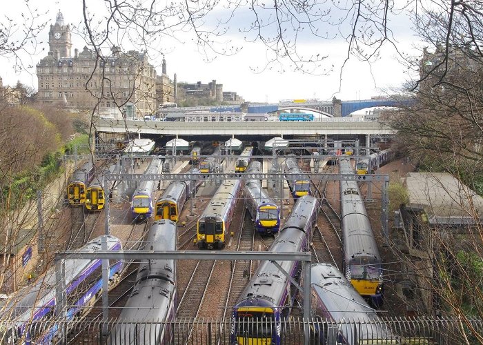 Edinburgh Waverley Railway Station A busy Edinburgh Waverley Station [OC] : r/trains photo