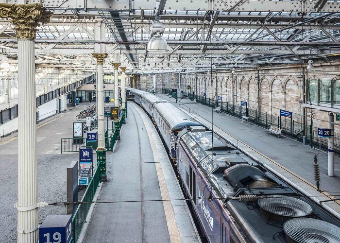 Edinburgh Waverley Railway Station Edinburgh Waverley station guide | Trainline photo