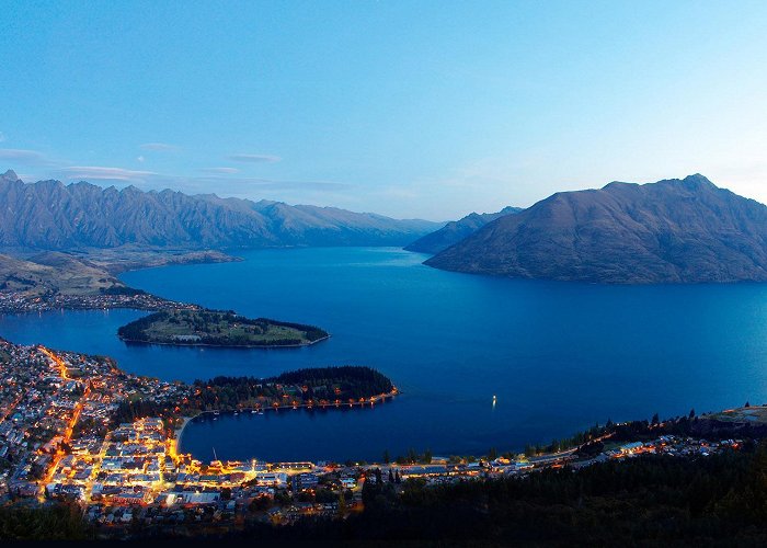 Real Journeys Office Queenstown International Marathon 2024 | Marathon Tours USA photo