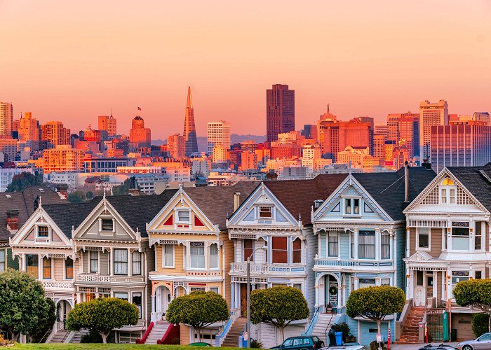 Painted Ladies Pink Painted Lady Home From "Fuller House" | Apartment Therapy photo