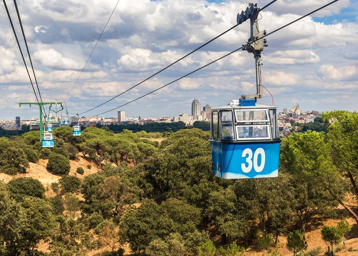 Casa de Campo Exhibition Center Sunday in Madrid - Unique Ideas for this Weekend - Civitatis photo