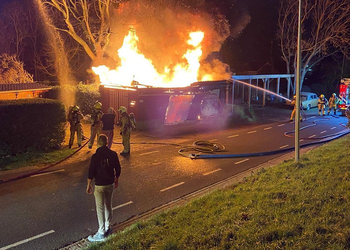 Maasdijk Schuur in vlammen opgegaan aan de Maasdijk in 's-Gravenzande | Al ... photo