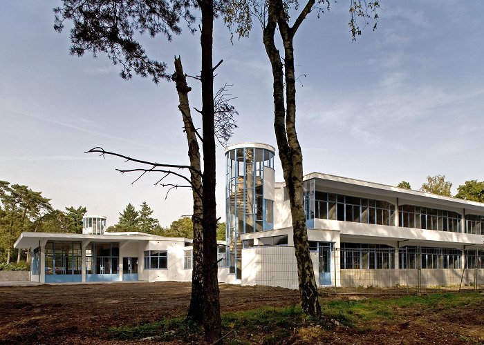 Sanatorium Zonnestraal Landschap van bos en heide - Zonnestraal | Officiële website photo