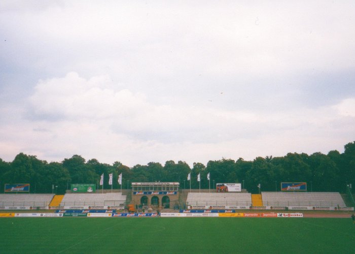 Steigerwald Stadium File:19980822-rot-weiß-erfurt-dynamo-dresden-regionalliga-nordost ... photo