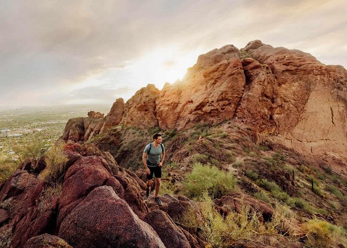 Camelback Mountain Hiking Camelback Mountain, AZ: Echo Canyon vs Cholla Trail - photo