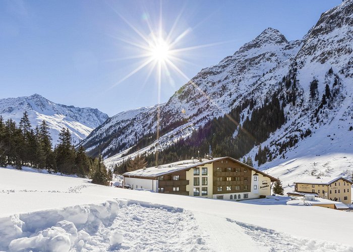 Rifflsee Hotel Sonnblick: Hotel St. Leonhard im Pitztal, Pitztaler ... photo