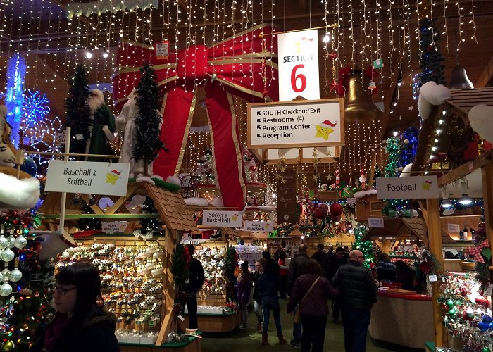 Bronner's CHRISTmas Wonderland Vacation Homes near Bronner's Christmas Wonderland, Frankenmuth ... photo