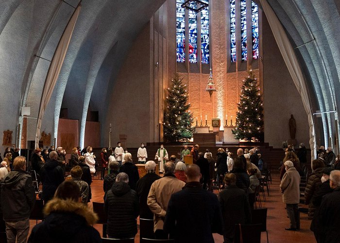 St Bonifatiuskirche hr4 : Weihnachtsgottesdienste 2022 | hr.de | Radio photo