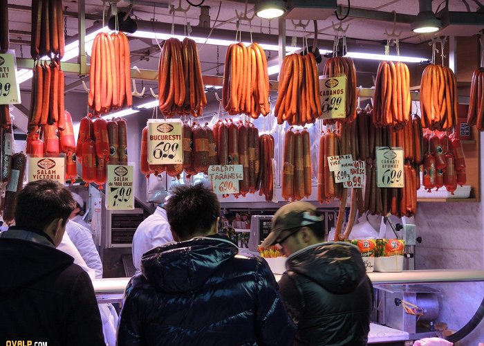 Marche Turin outside Market photo