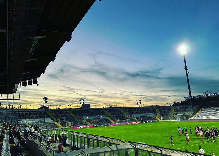 Grunwalder Stadion Harry Kane's first 24 hours in Munich: Strange day, bad night ... photo