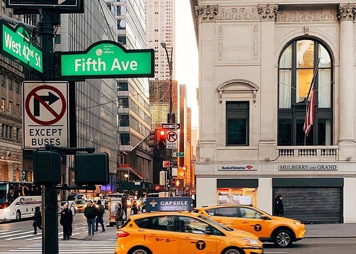 42nd Street-Bryant Park/Fifth Avenue Sunday, December 23rd, 2018, Good Morning! | Viewing NYC photo