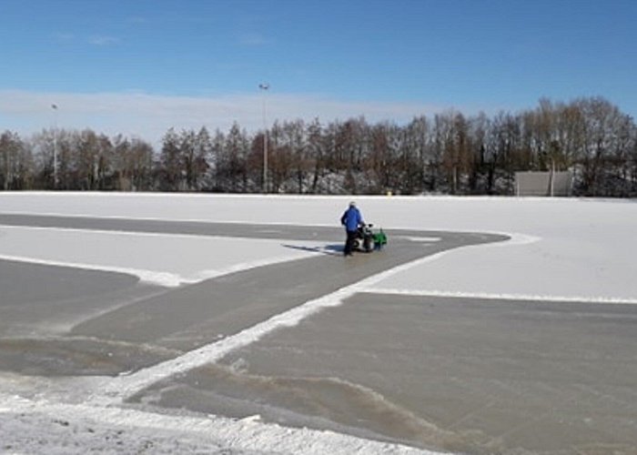 IJsbaan Kunnen we al schaatsen op de ijsbaan in Drachten? - RondOm Vandaag ... photo